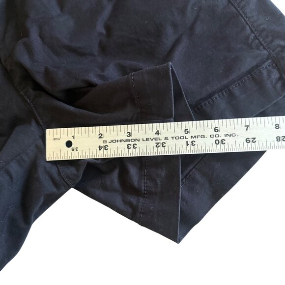 Old Navy Everyday Mid-Rise Black Shorts Size 8 Womens Chino - Picture 7 of 7